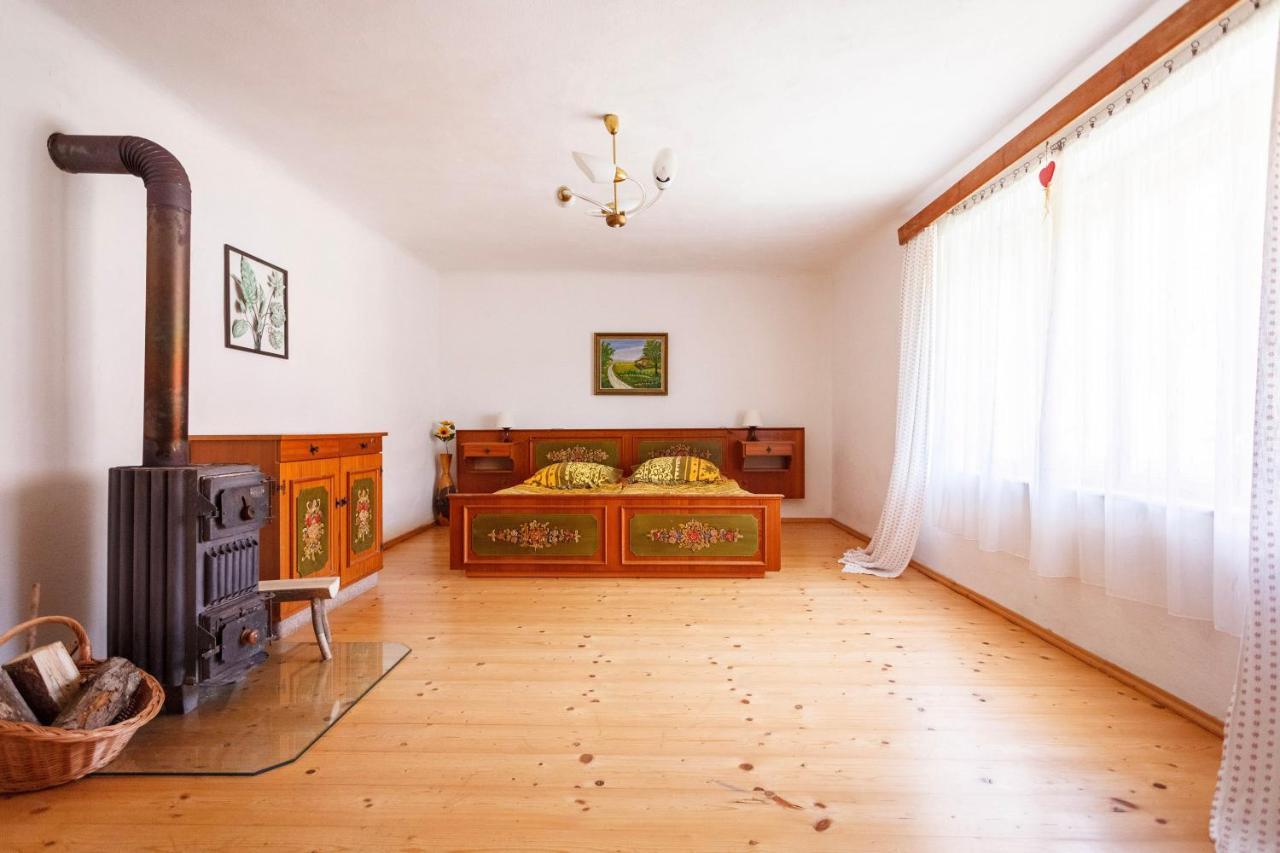 Chalupa Tesinov Protiwin Exterior foto